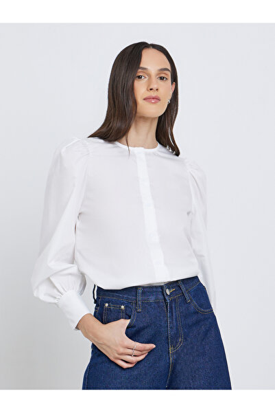 Styli Solid Balloon Sleeve Buttoned Blouse
