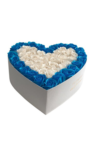 velve Aranjament floral Heart Passion cutie inima cu 51 trandafiri sapun, albastru-alb