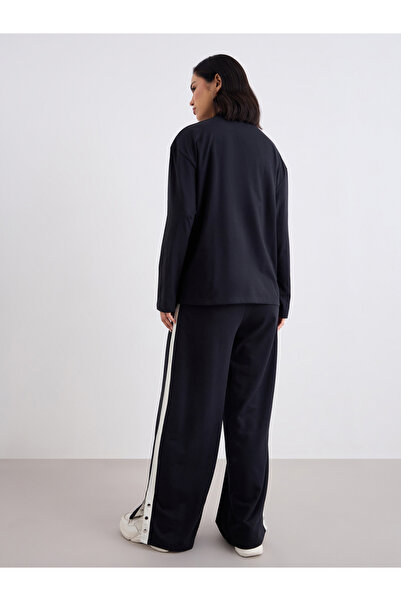 Styli Women Relaxed Fit T-Shirt and Wide Joggers Co-Ords