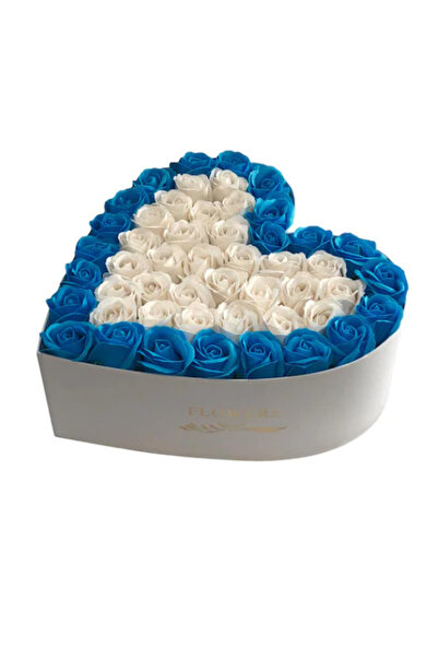 velve Aranjament floral Heart Passion cutie inima cu 51 trandafiri sapun, albastru-alb