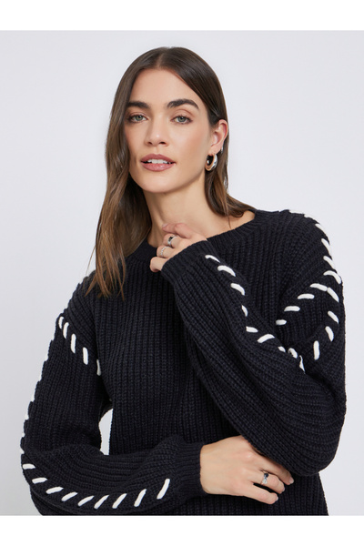 Styli Black Chunky Knit Sweater with Stitch Detail
