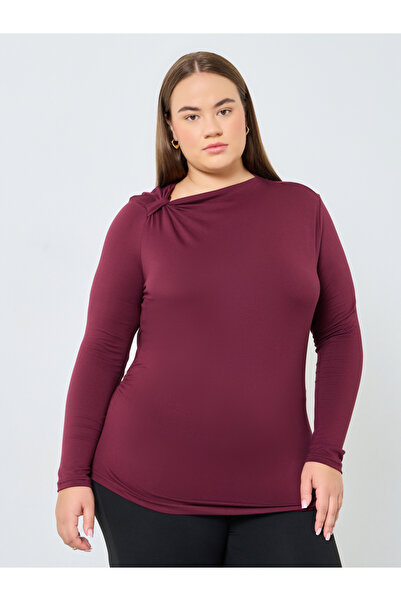 Styli Plus Size Burgundy Top with Asymmetrical Neck