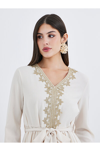 Styli Women Cream Lace Detail V Neck Jalabiya with Fabric Belt
