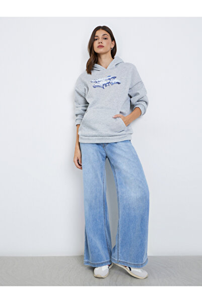 Styli Women Grey Graphic Print Hoodie