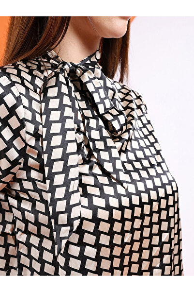 Freehand By Styli Women Black Geometric Print Top