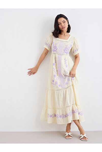 Styli فستان ماكسي قطني مطرز باللون البيج