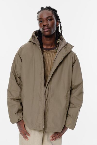 Pull & Bear Kapüşonlu dolgulu yağmurluk