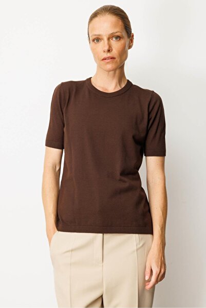 Desen Triko Γυναικεία μπλούζα με κοντό μανίκι με λαιμόκοψη σε καφέ χρώμα