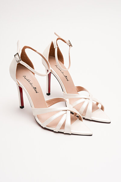 Ayakkabı Ateşi Жіночі туфлі на тонких підборах Accosie Cilt