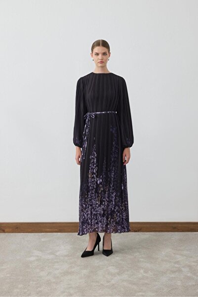 TERZİ DÜKKANI SÜMBÜL DESEN PLİSELİ ŞİFON ELBİSE SİYAH-MOR