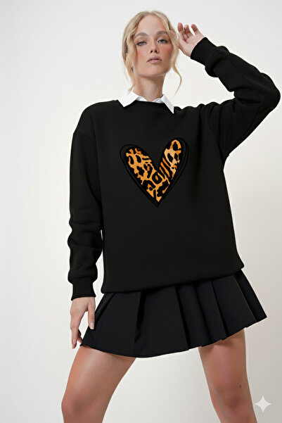 uyguntarz Unisex Leopard Patterned Heart Printed Oversize Crew Neck Sweatshirt