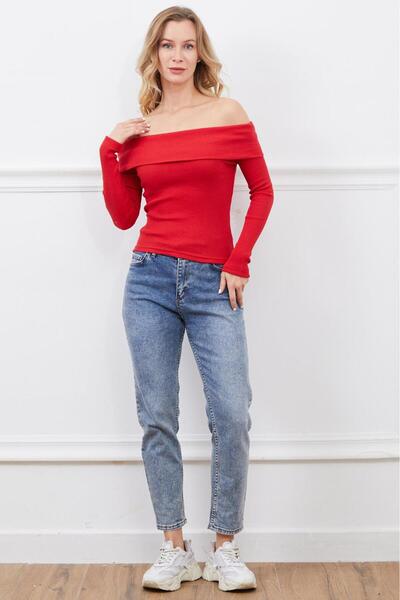 nutika Madonna Collar Sweater