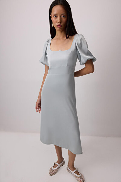 Touché Privé Short Sleeve Dress with Shoulder Ruffles