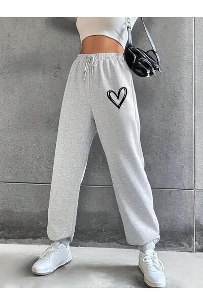NO 601 بنطال رياضي نسائي صيفي رمادي اللون مطبوع عليه قلب