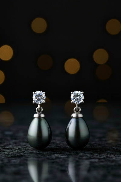 bymissmücevherat Tektaş Damla Siyah İnci Küpe 925 Ayar Gümüş | 7x9 mm Damla İnci, 4 mm Tektaşlı