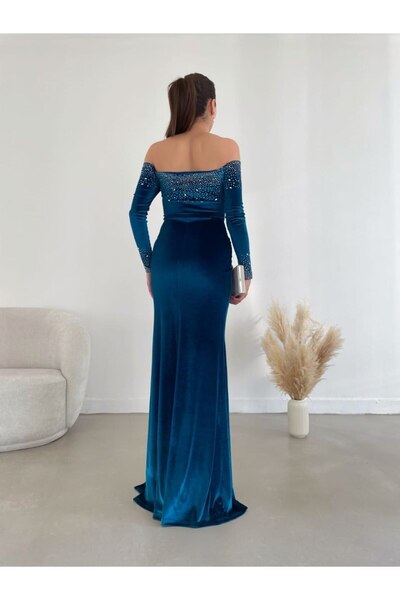 zoezoe Straplez Yaka Uzun Kollu Taşlı Yırtmaçlı Uzun Boy Kadife Abiye Elbise