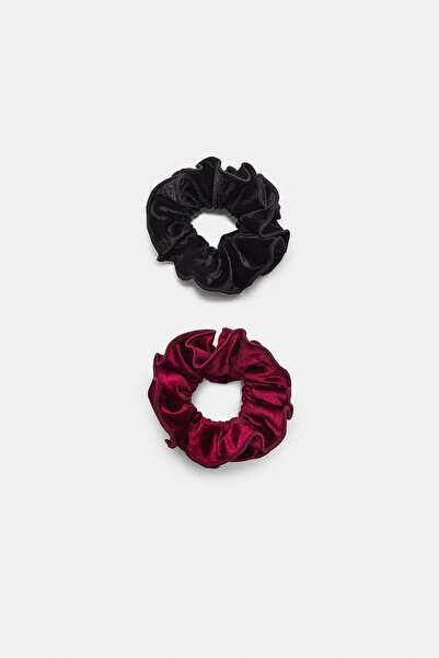 Stradivarius Set of 2 velvet scrunchies