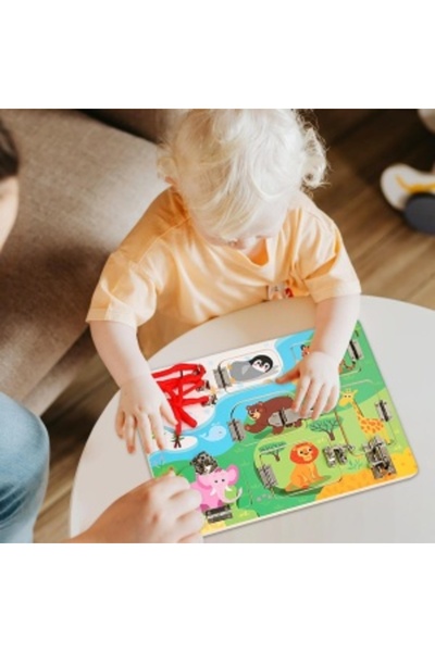 Picodino Busy Board din lemn cu siret si incuietori - Animalute