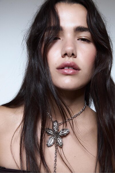 Stradivarius Çiçek ve Parıltılı Kolye