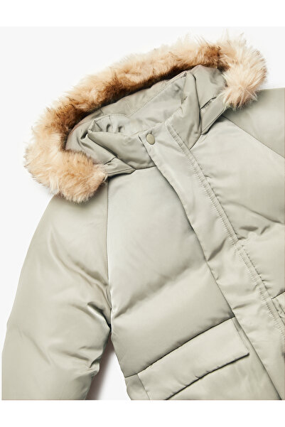 Koton Μακρυμάνικο πουπουλένιο παλτό με κουκούλα με λεπτομέρεια από βελούδινο υλικό