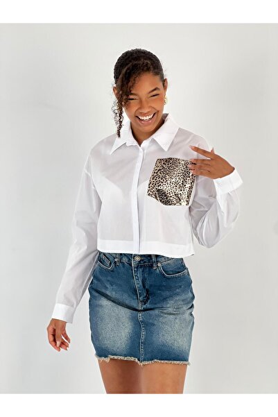 Miss Poem Women's Single Pocket Leopard Print White Crop Shirt