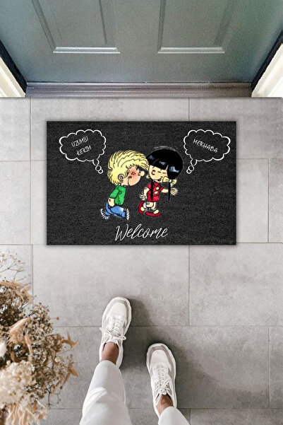 Dormot Dekoratif Dijital Paspas Kişiye Özel Tasarım Cedric ve Chen Füme Kapı Önü Paspası 70x45cm