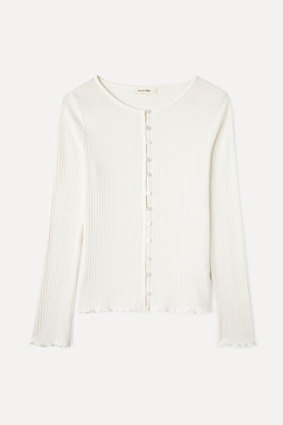 Mudo Fitted Bicycle Necklined Buttoned Blouse