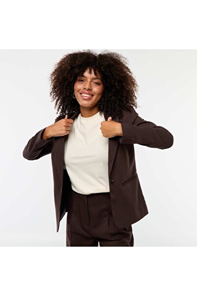 KIABI سترة مصممة بأكمام طويلة باللون البني