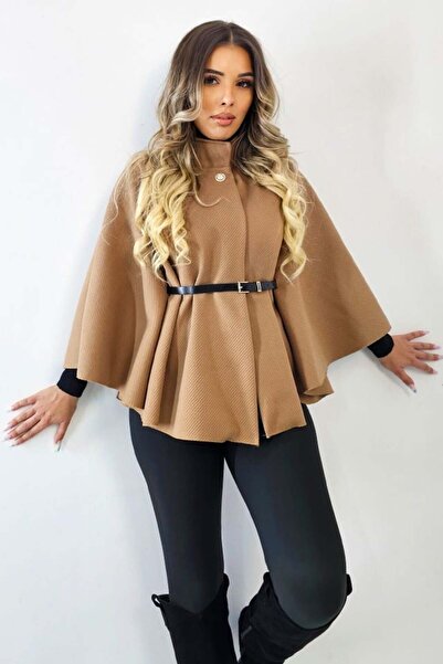 FashionForYou Amalia short coat, with textured material and high collar, Beige