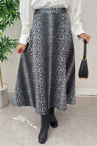 Salih Çelebi Fusta Scuba cu model futurist 2019 - NEGRU