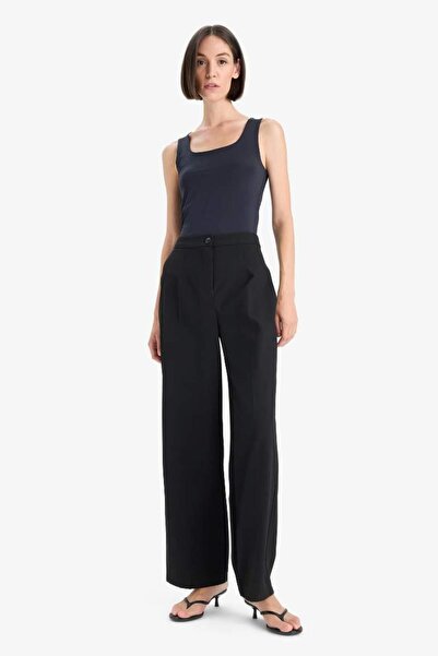 DeFacto Slim Fit Slim Fit Basic Plain Square Neck Undershirt (25 Au)