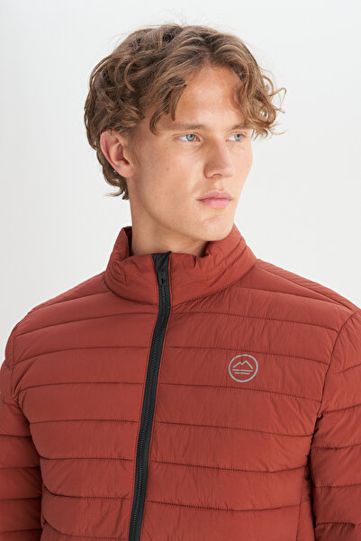 WRANGLER Regular Fit Normal Cut Stand Collar Puffer Jacket with Pockets