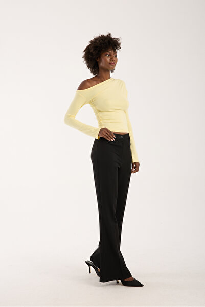 FOORS Kadın Omuz Açık Büzgü Detaylı Sarı Viskon Bluz