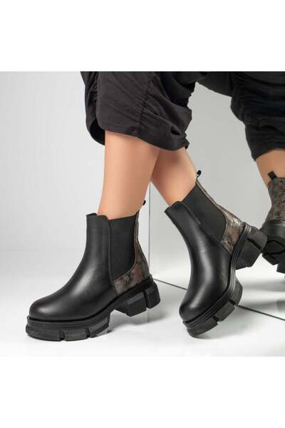 Modlet.ro Women's black printed leather boots MOD12334