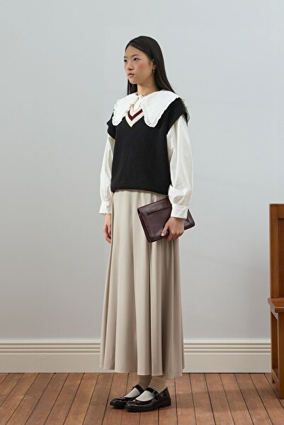 Ceylan Otantik Black V-Neck Sweater & Mink Polyviscon College Skirt Set