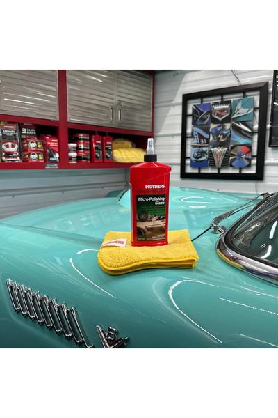 Mothers California Gold – Soluție delicată de lustruit pentru îndepărtarea oxidării și pregătirea vopselei, 473 ml