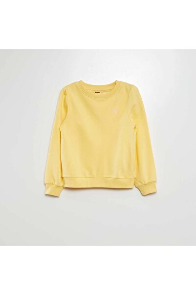 KIABI سويت شيرت سادة مع تطريز على شكل قلب باللون الأصفر