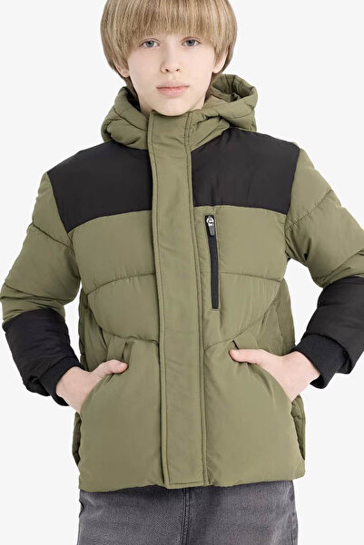 DeFacto Boy's Waterproof Hooded Zippered Puffer Jacket E8648A825Wn