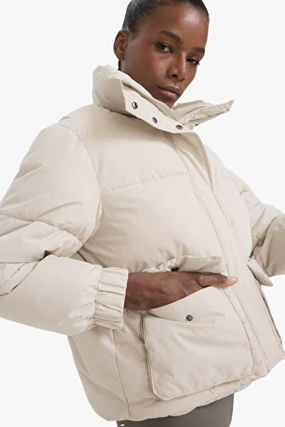 DeFacto Water Repellent O Oversized Fit Wide Fit D Mock Neck Inflatable Jacke...