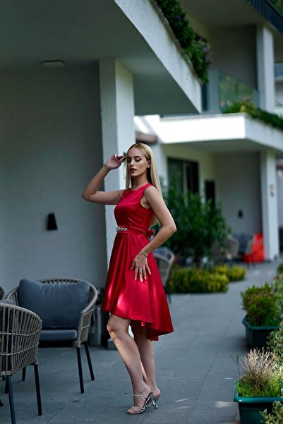 BAHARYAMAÇLI KADIN KIRMIZI AMOR ÖNÜ KISA ARKASI UZUN ABİYE ELBİSE