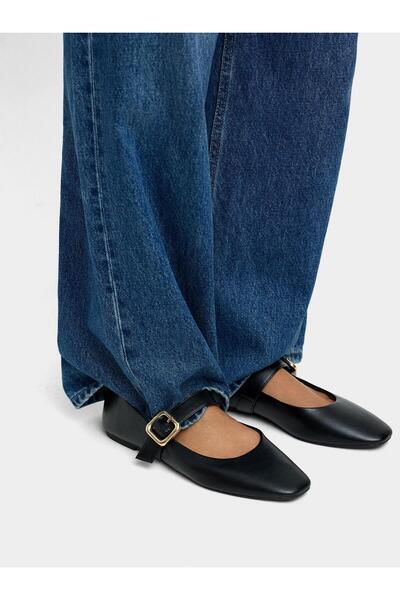 PARFOIS Bantlı ve Kare Tokalı Babet