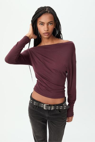 Stradivarius Asymmetrical neckline top