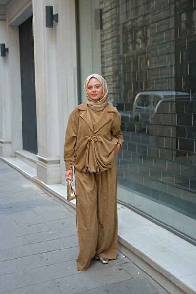 LOCCO Γυναικείο κοστούμι Musleya με λεπτομέρεια πτυχωτή επένδυση από σουέτ βιζόν