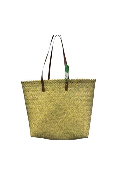 Gerenic سلة منسوجة مصنوعة من أوراق الفاكوا، والمعروفة أيضًا باسم "تان بازا" في موريشيوس