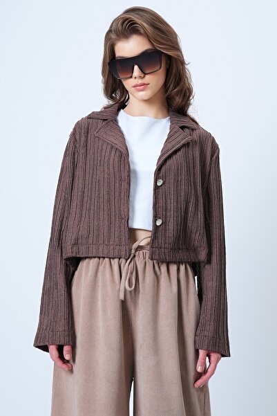 VAGGON Kadın Kahverengi Çift Düğmeli Derin V Yaka Dokulu Crop Ceket Vs01180