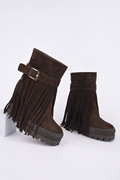 NOSEY SHOES RİO MODEL HAKİKİ DERİ KAHVE YUVARLAK BURUN DOLGU TABAN GİZLİ ÖKÇE PÜSKÜLLÜ TOKALI KADIN GÜNLÜK BOT