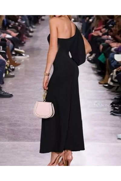 buğrahayalin One Shoulder Open Deep Slit Crepe Full Length Dress