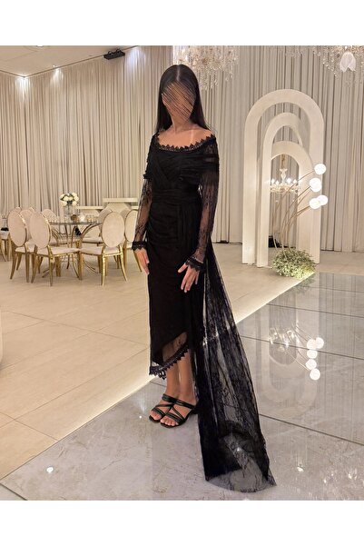 Generic Classic black evening dress with a sophisticated design that combines elegance and luxury