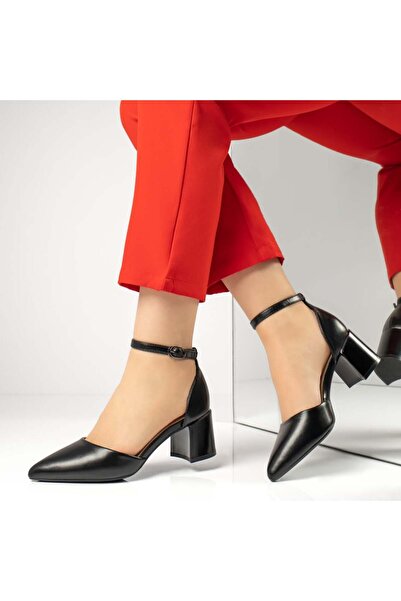 BMoD Pantofi negri de damă cu toc gros și baretă MOD13377