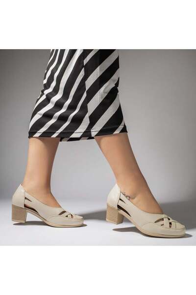 Modlet.ro Women's beige block-heel shoes MOD13437